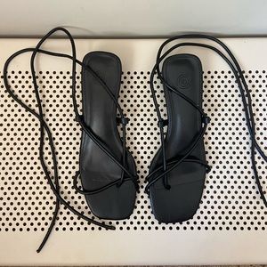 Urban Outfitters Mariana Sandal in Black